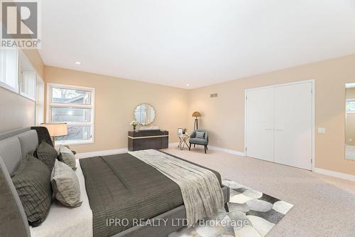 4189 Inglewood Drive, Burlington, ON - Indoor Photo Showing Bedroom