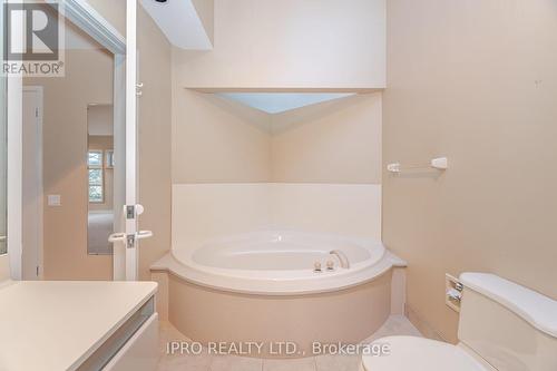 4189 Inglewood Drive, Burlington, ON - Indoor Photo Showing Bathroom