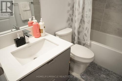 3207 - 36 Elm Drive, Mississauga, ON - Indoor Photo Showing Bathroom