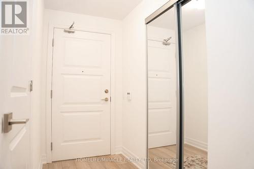 3207 - 36 Elm Drive, Mississauga, ON - Indoor Photo Showing Other Room