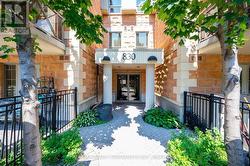 215 - 830 SCOLLARD COURT  Mississauga, ON L5V 0A2