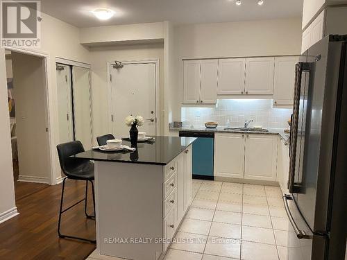 215 - 830 Scollard Court, Mississauga, ON - Indoor Photo Showing Kitchen With Double Sink