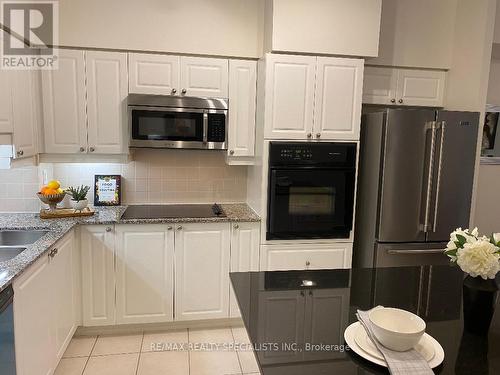 215 - 830 Scollard Court, Mississauga, ON - Indoor Photo Showing Kitchen With Double Sink With Upgraded Kitchen