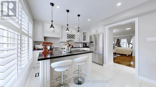 10 Via Cassia Drive, Toronto, ON - Indoor Photo Showing Kitchen With Upgraded Kitchen