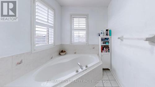 10 Via Cassia Drive, Toronto, ON - Indoor Photo Showing Bathroom