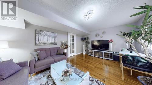 10 Via Cassia Drive, Toronto, ON - Indoor Photo Showing Living Room