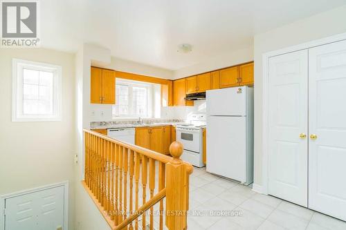 9 - 1128 Dundas Street W, Mississauga, ON - Indoor Photo Showing Kitchen