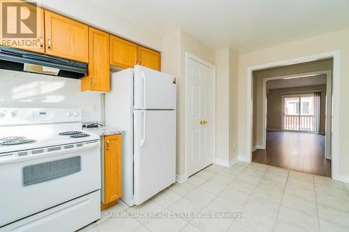 9 - 1128 Dundas Street W, Mississauga, ON - Indoor Photo Showing Kitchen