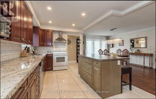 Main - 115 Antigua Road, Mississauga, ON - Indoor Photo Showing Kitchen With Double Sink