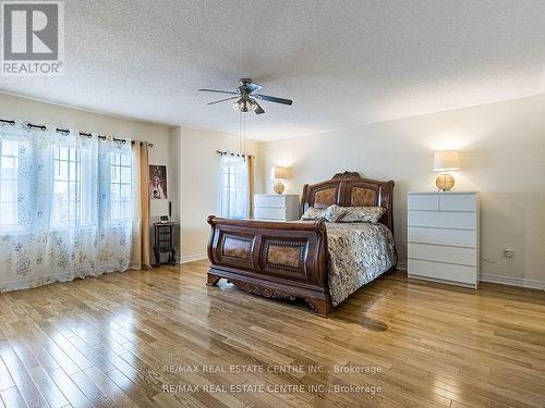 31 Donherb Crescent, Caledon, ON - Indoor Photo Showing Bedroom