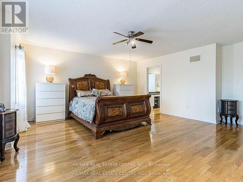 31 Donherb Crescent, Caledon, ON - Indoor Photo Showing Bedroom