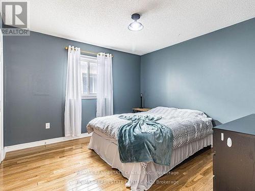 31 Donherb Crescent, Caledon, ON - Indoor Photo Showing Bedroom