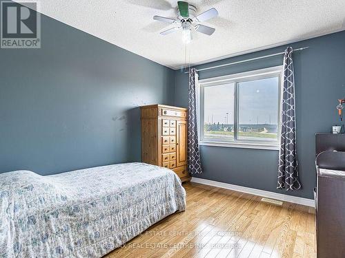 31 Donherb Crescent, Caledon, ON - Indoor Photo Showing Bedroom