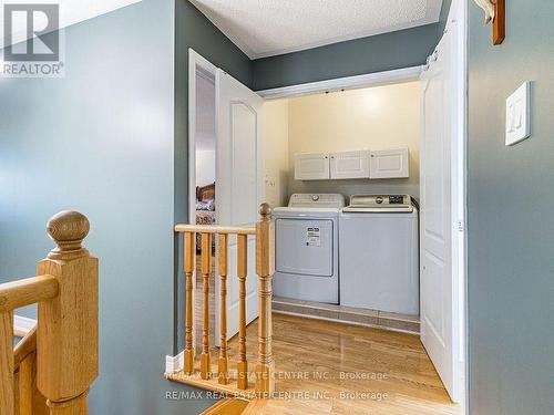 31 Donherb Crescent, Caledon, ON - Indoor Photo Showing Laundry Room