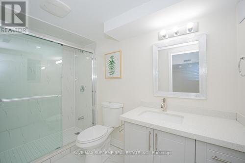 35 Hogan Manor Drive, Brampton, ON - Indoor Photo Showing Bathroom