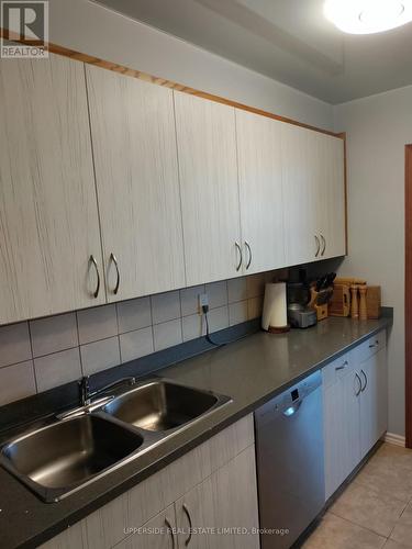 811 - 80 Grandravine Drive, Toronto, ON - Indoor Photo Showing Kitchen With Double Sink