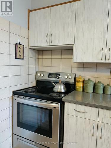 811 - 80 Grandravine Drive, Toronto, ON - Indoor Photo Showing Kitchen