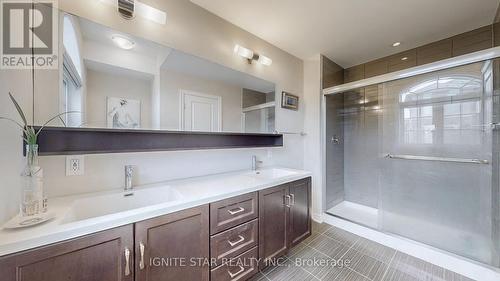 3355 Mockingbird Common Crescent, Oakville, ON - Indoor Photo Showing Bathroom