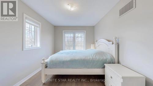 3355 Mockingbird Common Crescent, Oakville, ON - Indoor Photo Showing Bedroom