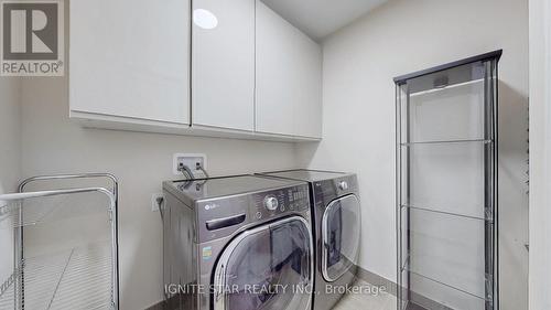 3355 Mockingbird Common Crescent, Oakville, ON - Indoor Photo Showing Laundry Room