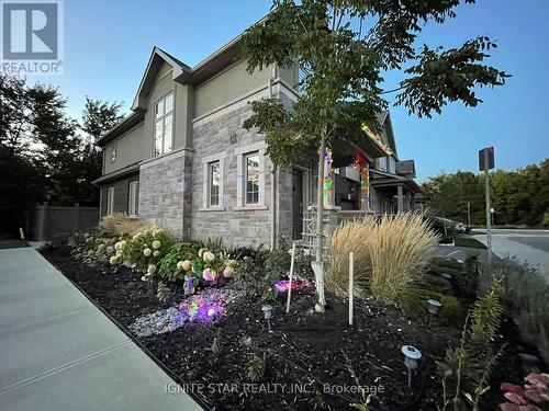 3355 Mockingbird Common Crescent, Oakville, ON - 