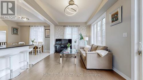 3355 Mockingbird Common Crescent, Oakville, ON - Indoor Photo Showing Living Room