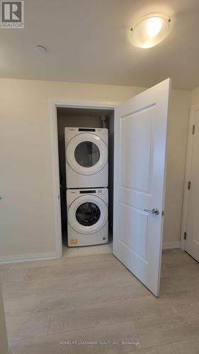 2618-35 Watergarden Drive, Mississauga, ON - Indoor Photo Showing Laundry Room