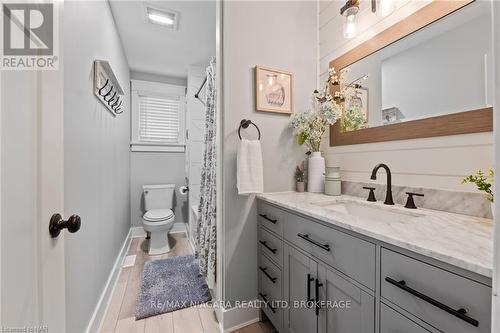 3838 Summit Avenue, Fort Erie, ON - Indoor Photo Showing Bathroom