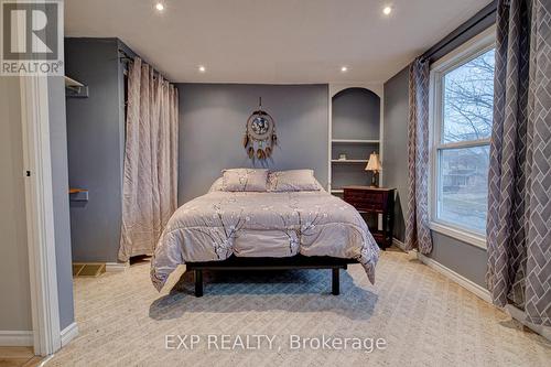 116 Glamis Road, Cambridge, ON - Indoor Photo Showing Bedroom