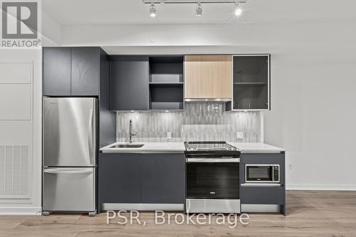 430 - 395 Dundas Street W, Oakville, ON - Indoor Photo Showing Kitchen