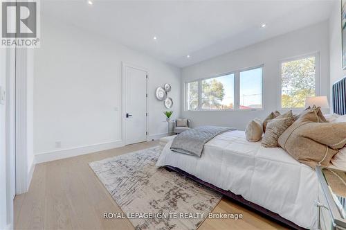 231 Falstaff Avenue, Toronto, ON - Indoor Photo Showing Bedroom