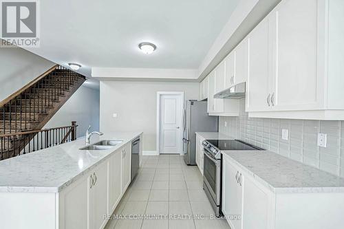 923 Isaac Phillips Way, Newmarket, ON - Indoor Photo Showing Kitchen With Double Sink