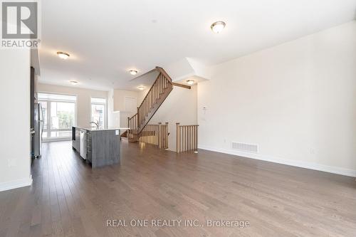 28 Credit Lane, Richmond Hill, ON - Indoor Photo Showing Other Room