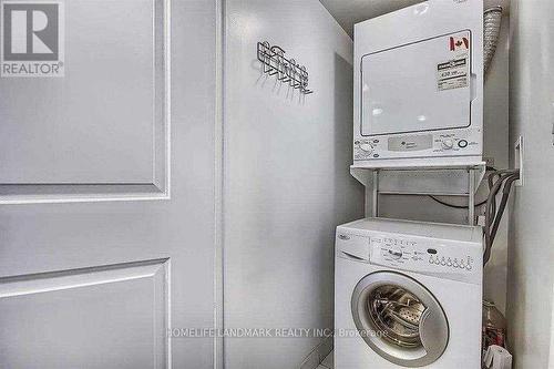 242 - 318 John Street, Markham, ON - Indoor Photo Showing Laundry Room