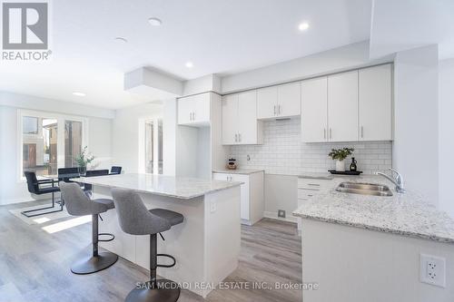 47 Winters Crescent, Collingwood, ON - Indoor Photo Showing Kitchen With Double Sink With Upgraded Kitchen