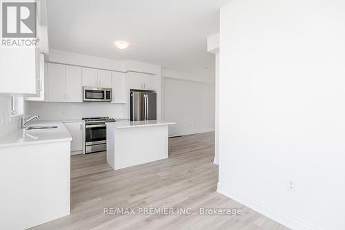 57 Union Boulevard, Wasaga Beach, ON - Indoor Photo Showing Kitchen With Double Sink