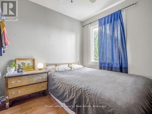 147 Hope Street, Toronto, ON - Indoor Photo Showing Bedroom