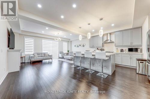 20 Icemaker Way, Whitby, ON - Indoor Photo Showing Kitchen With Upgraded Kitchen