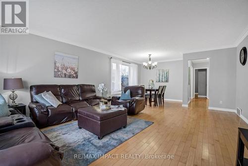 348 Ridgeway Avenue, Oshawa, ON - Indoor Photo Showing Living Room