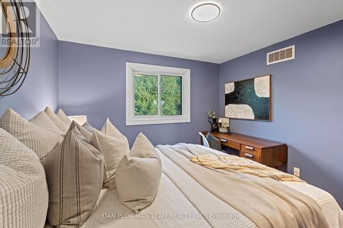 314 Dickens Drive, Oshawa, ON - Indoor Photo Showing Bedroom