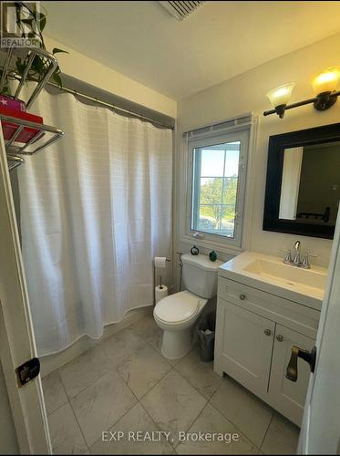 16 Old Colony Drive, Whitby, ON - Indoor Photo Showing Bathroom