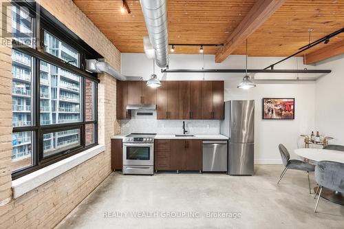 507 - 68 Broadview Avenue, Toronto, ON - Indoor Photo Showing Kitchen