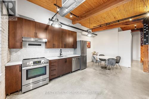 507 - 68 Broadview Avenue, Toronto, ON - Indoor Photo Showing Kitchen