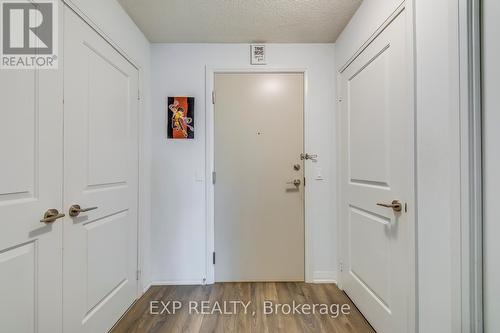 314 - 30 Meadowglen Place, Toronto, ON - Indoor Photo Showing Other Room