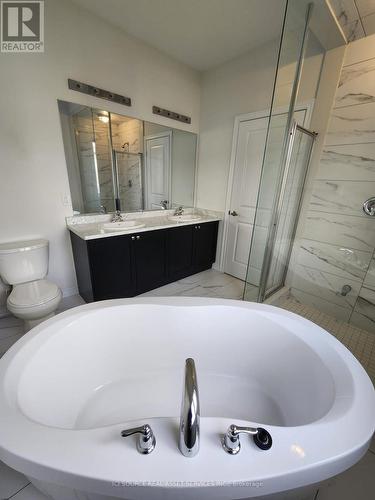 1344 Klondike Drive, Oshawa, ON - Indoor Photo Showing Bathroom