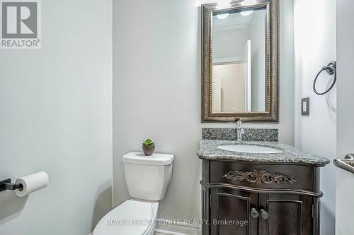 36 Lewis Avenue, Bradford West Gwillimbury, ON - Indoor Photo Showing Bathroom