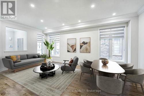 36 Lewis Avenue, Bradford West Gwillimbury, ON - Indoor Photo Showing Living Room