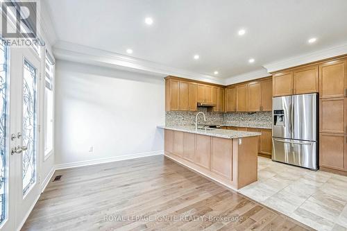 36 Lewis Avenue, Bradford West Gwillimbury, ON - Indoor Photo Showing Kitchen