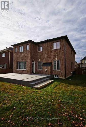 111 Mitchell Place, Newmarket, ON - Outdoor With Exterior