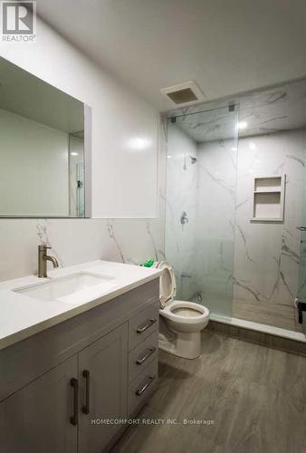 111 Mitchell Place, Newmarket, ON - Indoor Photo Showing Bathroom